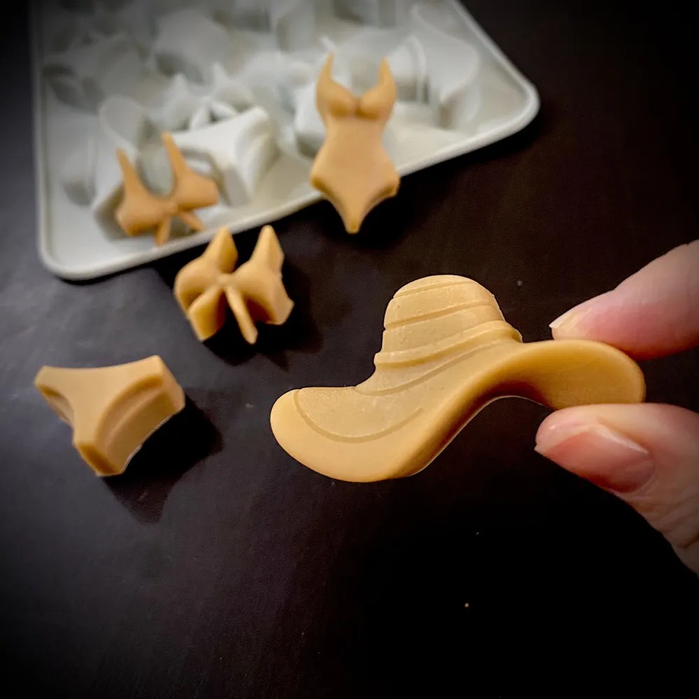 Een strandbikini-vorm met zome - Soap Making Dish recensie en prijs